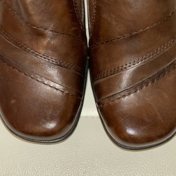Bass Womens Fallon  Size  7 brown Leather Sip On‎ Pleated  Heels 2.5” heels - Picture 8 of 8